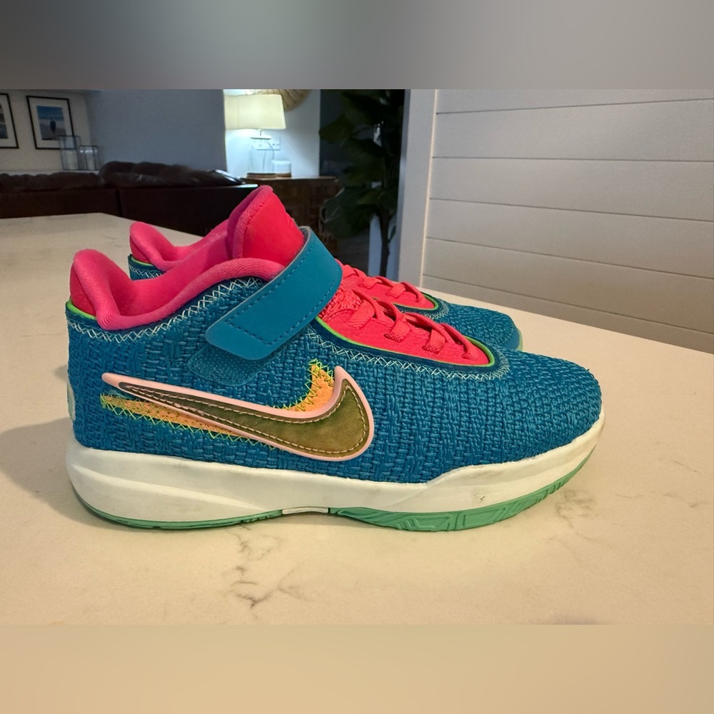 Nike Kids' Turquoise and Pink Sneakers